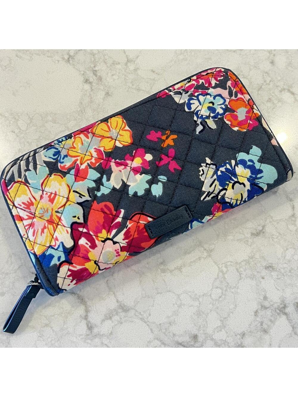 Vera Bradley Pretty Posies Georgia Wallet Gray Flowers Excellent Condition